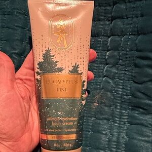 Bath & Body Works Eucalyptus Pine Body Cream - Green & Gold